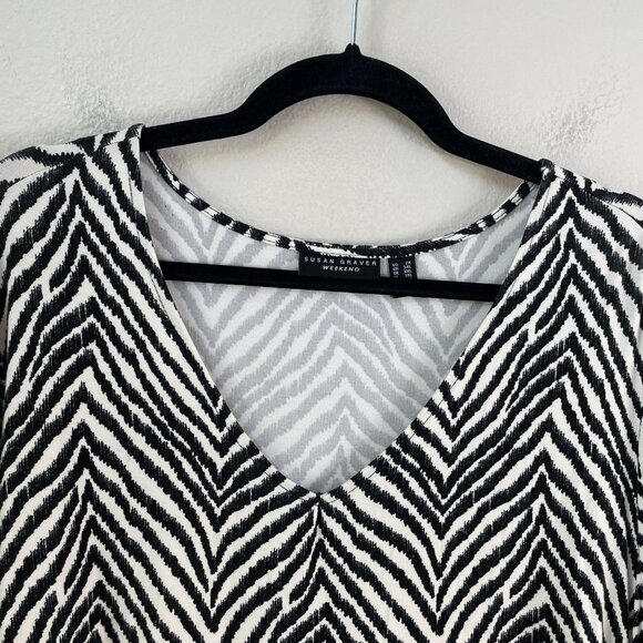 Susan Graver Weekend Womens Plus 2X Zebra Print V Neck Tunic Top Liquid Knit - Picture 7 of 9